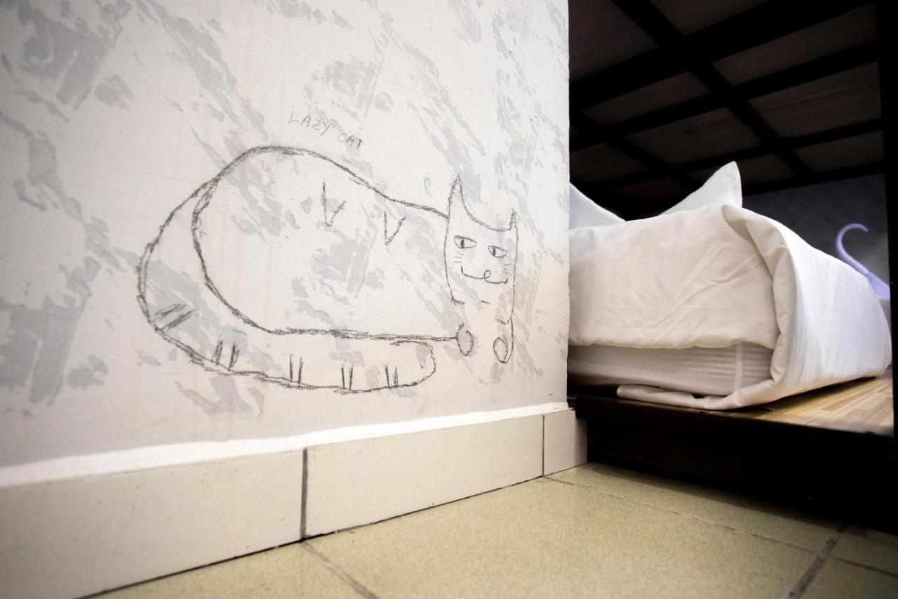 Lazy Cat Home At Gaya Street Kota Kinabalu Exterior photo